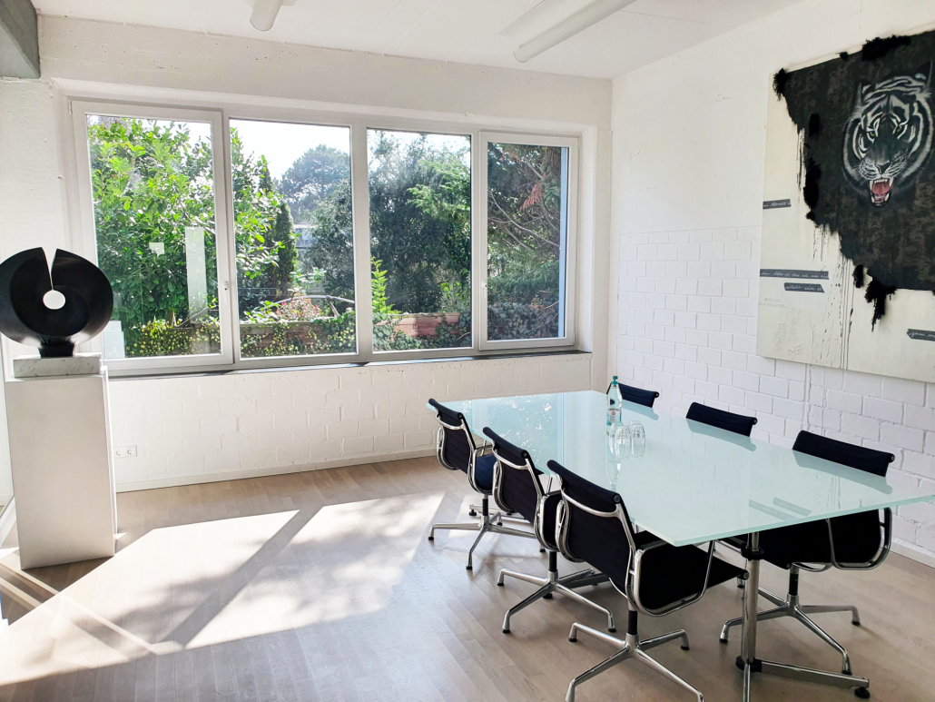 Der Besprechungsraum der IVVG Köln – Ihre Immobilienmakler in Köln – Immobilienangebote